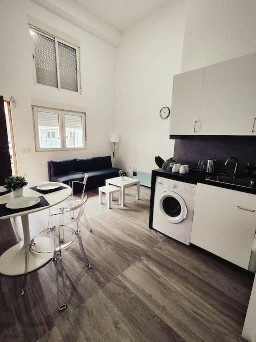 Madrid Centro Aeropuerto Apartment ภายนอก รูปภาพ