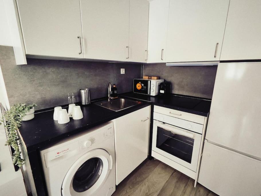 Madrid Centro Aeropuerto Apartment ภายนอก รูปภาพ